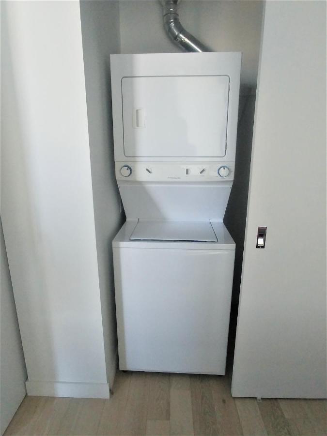 Luxury Skyline Condo In Downtown Free 24/7 Parking Winnipeg Exterior foto